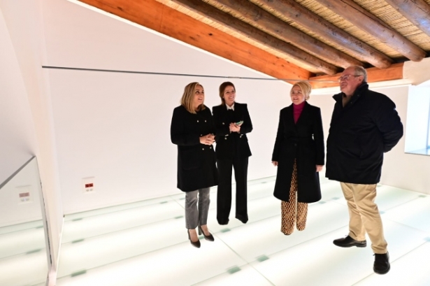 La Consejera de Fomento, Marifrán Carazo, ha visitado el Pósito de Caniles (JUNTA) La Consejera de Fomento, Marifrán Carazo, ha visitado el Pósito de Caniles (JUNTA)