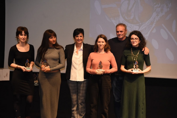 Foto de familia con los galardonados (DIPGRA)