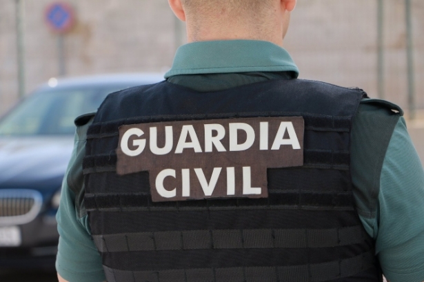 Un agente de la Guardia Civil, de espalda (GUARDIA CIVIL) Un agente de la Guardia Civil, de espalda (GUARDIA CIVIL)