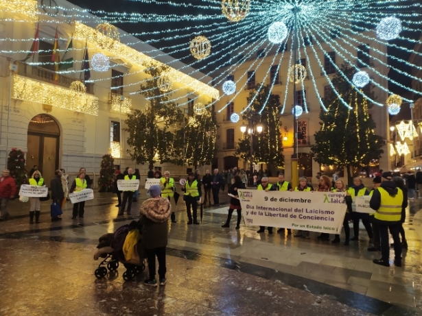 Imagen de la concentración (ANDALUCÍA LAICA) 