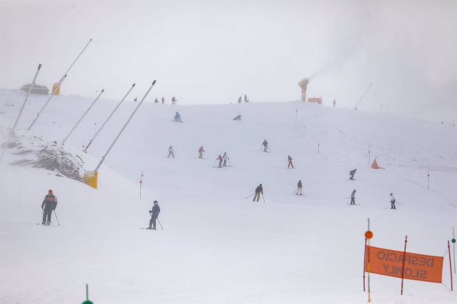 Inauguración de la temporada de esquí en Sierra Nevada, archivo (ÁLEX CÁMARA - EUROPA PRESS) 