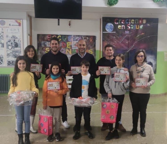 Entrega de premios en el CEIP Virgen de la Paz de Otura (AYTO. OTURA)