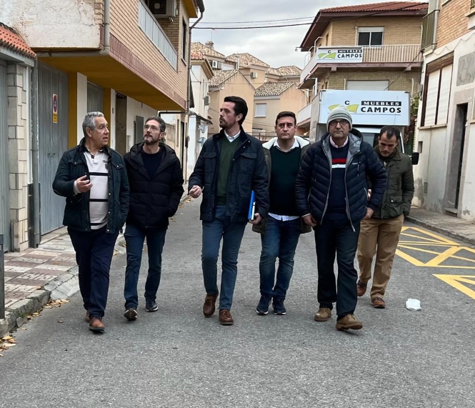 Imagen de la visita a una de las urbanizaciones (PP)