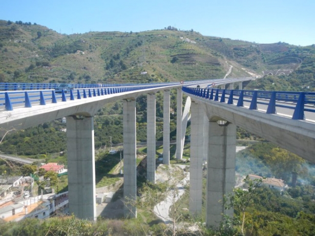 Viaducto de Río Verde de la Autovía del Mediterráneo A-7 (MITMA) Viaducto de Río Verde de la Autovía del Mediterráneo A-7 (MITMA)