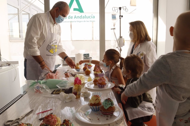 Cocinita para preparar platos saludables en el Virgen de las Nieves, con Álvaro Arriaga (HOSPITAL VIRGEN DE LAS NIEVES)