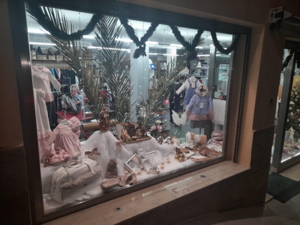 Uno de los escaparates navideños (AYTO. MONACHIL) 