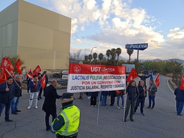 Concentración de trabajadores de Lactalis (UGT / ARCHIVO) Concentración de trabajadores de Lactalis (UGT / ARCHIVO)