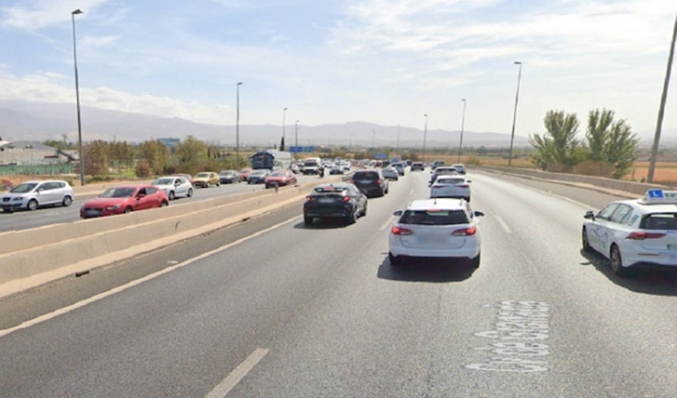 Punto donde ha tenido el primero de los dos accidentes en la GR-30 (EMERGENCIAS 112 ANDALUCÍA) Punto donde ha tenido el primero de los dos accidentes en la GR-30 (EMERGENCIAS 112 ANDALUCÍA)