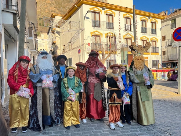(AYUNTAMIENTO GÜEJAR SIERRA) (AYUNTAMIENTO GÜEJAR SIERRA)