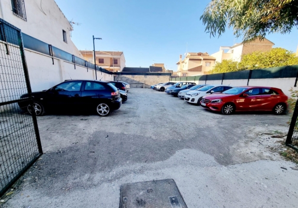 nuevo parking municipal de Cúllar Vega, ubicado en la calle Príncipe (AYTO. CÚLLAR VEGA) 
