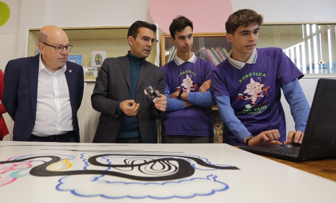 Visita al áula de robótica (AYUNTAMIENTO GRANADA)