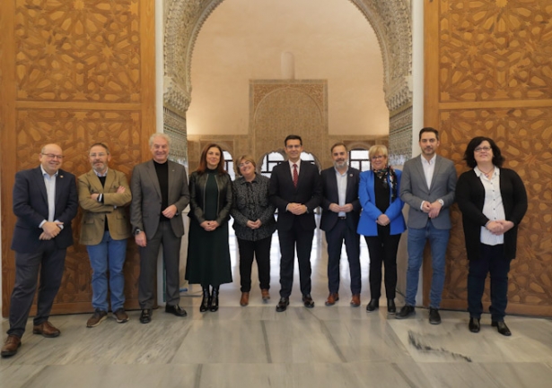 Desayuno informativo del equipo de gobierno (AYUNTAMIENTO GRANADA)