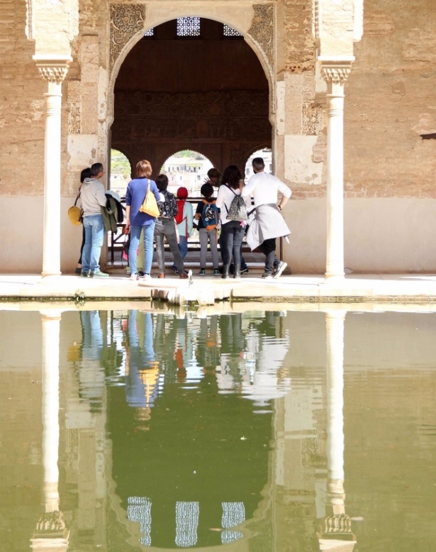 Familias en la Alhambra (GUADALUPE PEREZ CUESTA) 