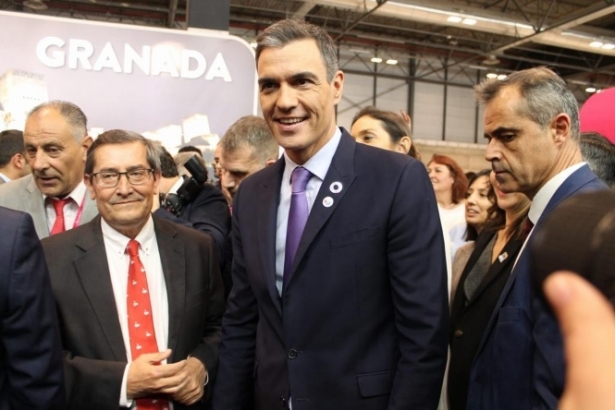 Pedro Sánchez en el stand de Granada (DIPGRA) Pedro Sánchez en el stand de Granada (DIPGRA)