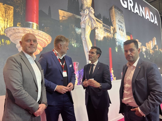 El alcalde de Granada, Francisco Cuenca, en Fitur 2023 (AYUNTAMIENTO DE GRANADA) 