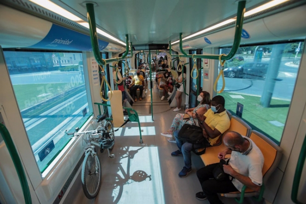 Metropolitano De Granada (MANUEL OLMEDO) Metropolitano De Granada (MANUEL OLMEDO)