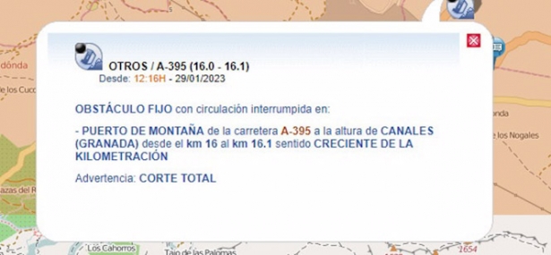 Cortada al tráfico la A-395 a su paso por canales por un desprendimiento de ladera (EMERGENCIAS 112 ANDALUCÍA) Cortada al tráfico la A-395 a su paso por canales por un desprendimiento de ladera (EMERGENCIAS 112 ANDALUCÍA)