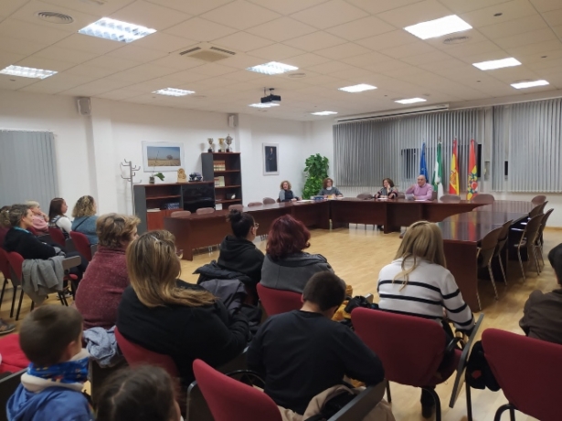 Reunión informativa celebrada en el Ayuntamiento de Huétor Tájar (AYTO. HUÉTOR TÁJAR) Reunión informativa celebrada en el Ayuntamiento de Huétor Tájar (AYTO. HUÉTOR TÁJAR)