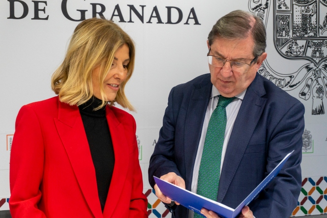 Eva Martín y Luis González en rueda de prensa (PP)