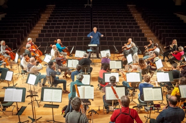 Christian Zacharias ensaya con la OCG (OCG) Christian Zacharias ensaya con la OCG (OCG)