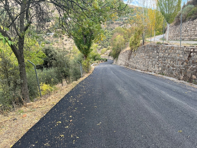 La carretera de Hazas Llanas tras los trabajos de asfaltado de finales de 2022 (AYTO. GÜEJAR SIERRA)