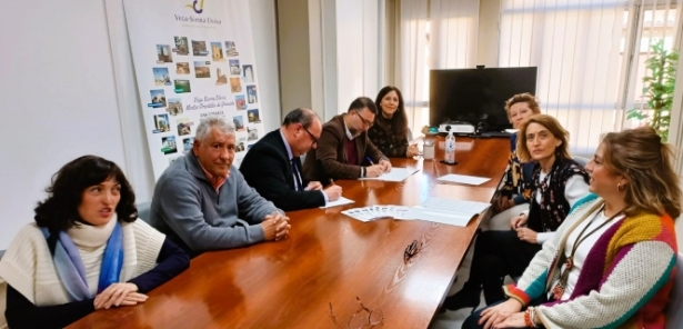 Firma del convenio (CONSORCIO VEGA SIERRA ELVIRA) Firma del convenio (CONSORCIO VEGA SIERRA ELVIRA)