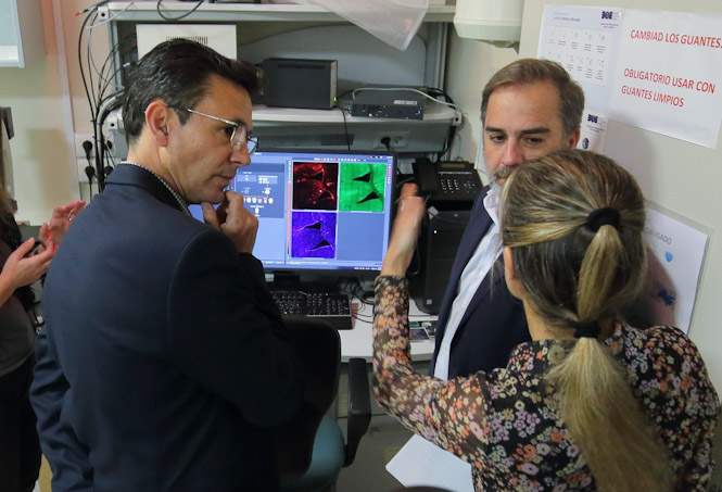 Visita al Instituto de Parasitología y Biomedicina López-Neyra (AYUNTAMIENTO DE GRANADA)