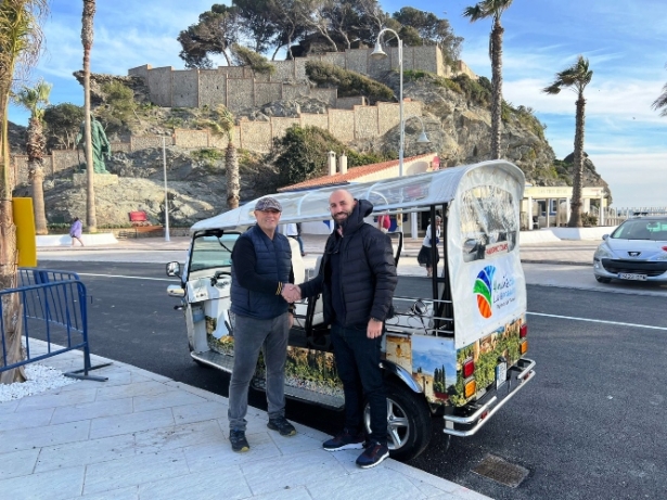 Presentación del Sexi Tuk –Tuk (AYTO. ALMUÑÉCAR)