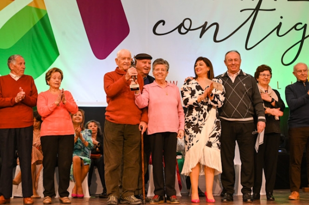 Directiva Centro de Mayores en su 40 aniversario (AYTO. ARMILLA)