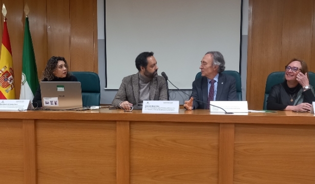 Mesa inaugural de la jornada (JUNTA)