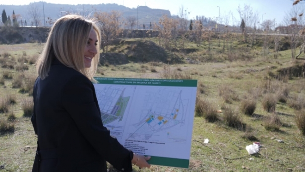 Visita de Marifrán carazo a la azulejera (JUNTA)