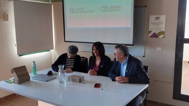 Firma de convenio en la Finca Casería Verdejal, en Zujaira (ALDEAS INFANTILES) 