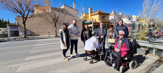Imagen de la visita a Huétor Vega (IU)