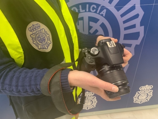 Imagen de una de las cámaras de fotos (POLICÍA NACIONAL) Imagen de una de las cámaras de fotos (POLICÍA NACIONAL)