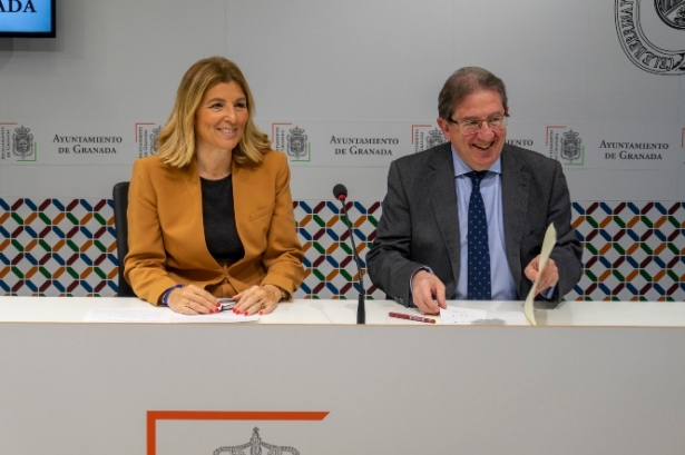Eva Martín y Luis González en rueda de prensa (PP) Eva Martín y Luis González en rueda de prensa (PP)