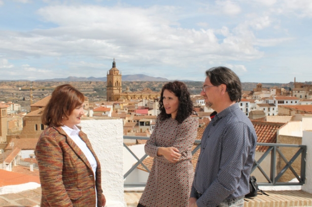 Visita a uno de los miradores (IU) Visita a uno de los miradores (IU)