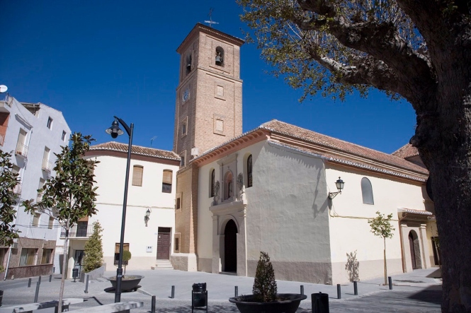 Imagen de archivo de una plaza de Dúrcal (ARCHIVO/PATRONATOTURISMO)