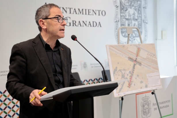 El concejal de Urbanismo y Obra Pública en el Ayuntamiento de Granada, Miguel Ángel Fernández Madrid (JAVIER ALGARRA / AYUNTAMIENTO)