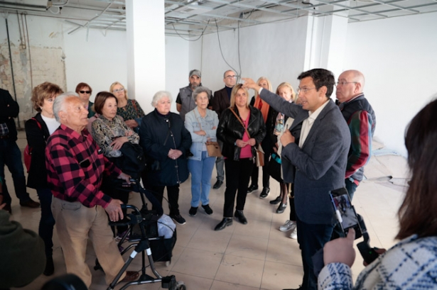 Visita al nuevo espacio de mayores (JAVIER ALGARRA/ AYUNTAMIENTO)