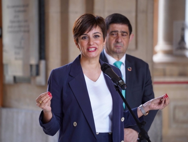 La ministra de Política Territorial y portavoz del Gobierno, Isabel Rodríguez, atiende a los medios de comunicación  (FRANCISCO J: OLMO / EUROPA PRESS)