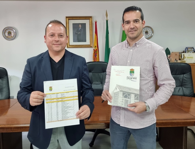 el alcalde y el concejal de Hacienda de Cúllar Vega presentan los presupuestos municipales de 2023 (AYTO. CÚLLAR VEGA)