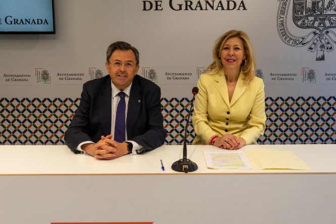 Pepa Rubia y Carlos Ruiz Cosano en rueda de prensa (PP)