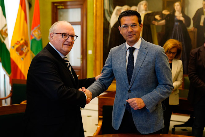 Presentación de la oficina permanente de asesoramiento al emprendimiento  (JAVIER ALGARRA/ AYUNTAMIENTO)