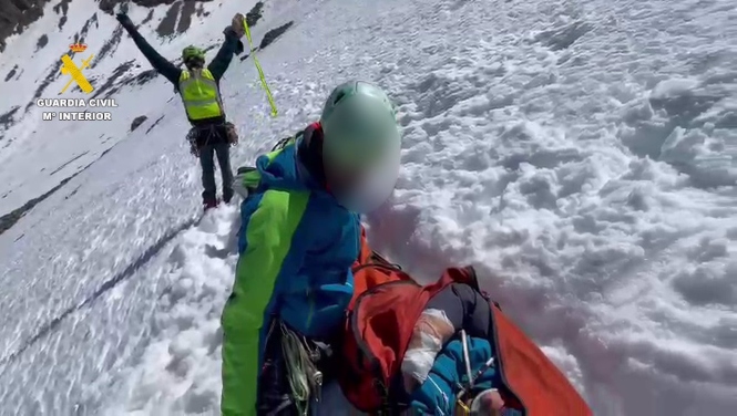 Rescate de la Guardia Civil en Sierra Nevada (GUARDIA CIVIL)