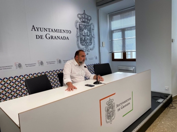 Francisco Puentedura, en rueda de prensa en el Ayuntamiento de Granada (UNIDAS PODEMOS) 