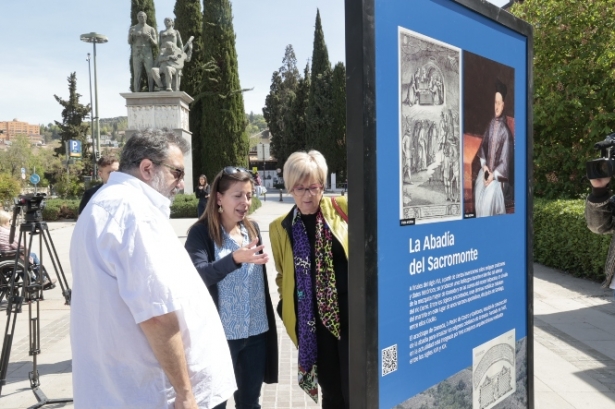 Visita a la exposición (JAVIER ALGARAR / AYUNTAMIENTO)