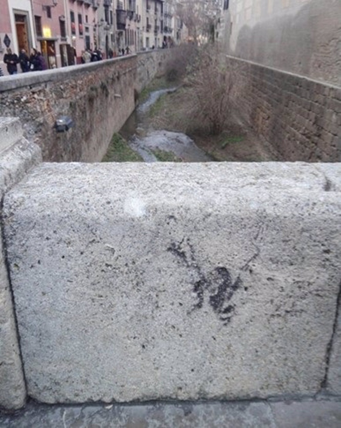 Calles con fósiles en Granada, en el entorno de Plaza Nueva (CSIC-WIKILOC) 