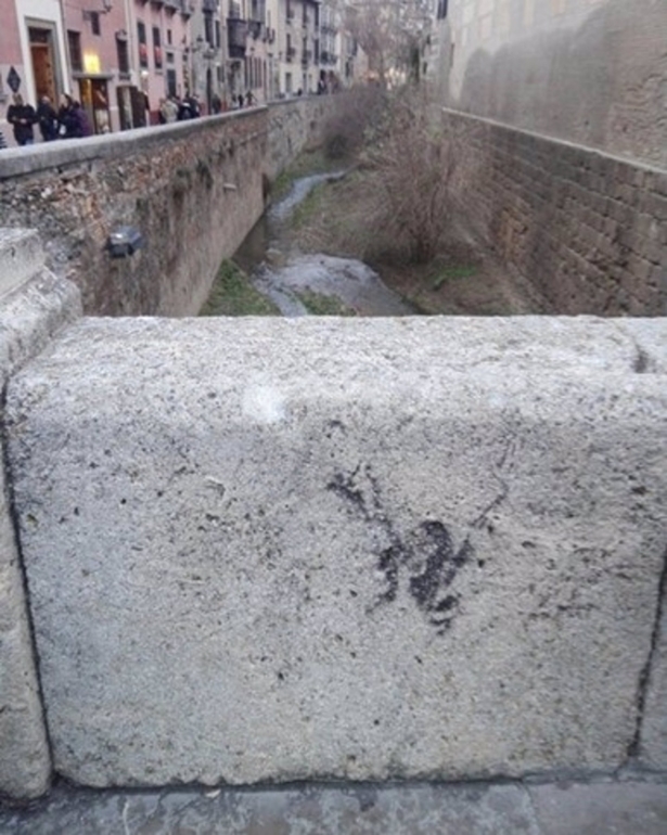 Calles con fósiles en Granada, en el entorno de Plaza Nueva (CSIC-WIKILOC) 