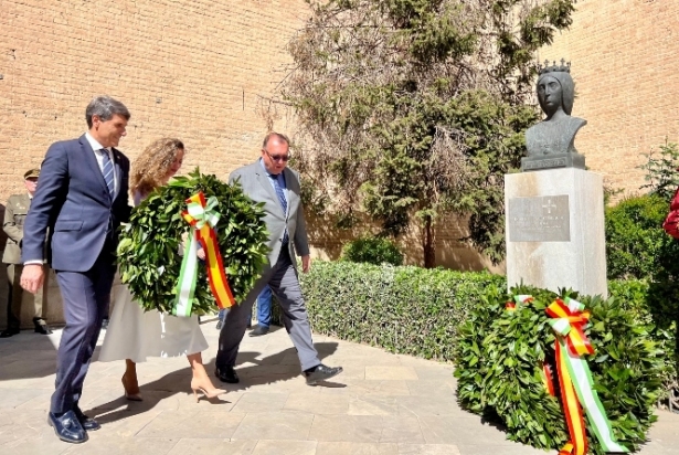 Acto institucional en el monolito de la Reina Isabel la Católica (AYTO. SANTA FE (