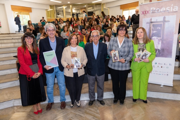 Foto de familia tras la inauguración (JUNTA) Foto de familia tras la inauguración (JUNTA)